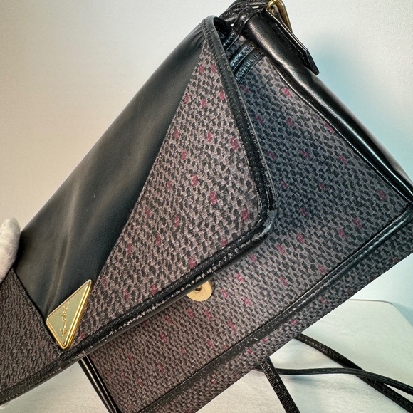 YSL Vintage Crossbody - Picture 6 of 16